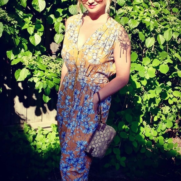 👗 SALE 4 for $30 ✨ Beautiful Long Zip-Up Dress - Picture 1 of 3